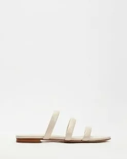 Aeyde Chrissy Creamy -Sandals Sales Shop http3A2F2Fstatic.theiconic.com .au2Fp2Faeyde 9541 2596921 3