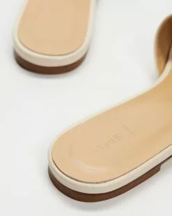 Aeyde Anna Creamy -Sandals Sales Shop http3A2F2Fstatic.theiconic.com .au2Fp2Faeyde 9546 0596921 4