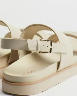 ALDO Adwerrandra White -Sandals Sales Shop http3A2F2Fstatic.theiconic.com .au2Fp2Faldo 5868 2769821 4