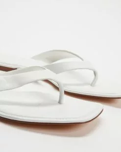 Atmos&Here Kami Leather Thong Sandals White Leather -Sandals Sales Shop http3A2F2Fstatic.theiconic.com .au2Fp2Fatmos here 6937 9857331 4