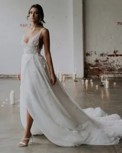 Betts Skyler Skinny Block Heel Mules White -Sandals Sales Shop http3A2F2Fstatic.theiconic.com .au2Fp2Fbetts 7812 0008321 5