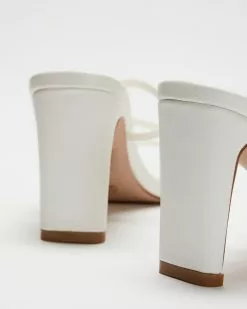 Billini Saira White -Sandals Sales Shop http3A2F2Fstatic.theiconic.com .au2Fp2Fbillini 3910 7860921 3