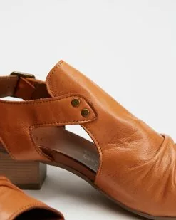 Bueno Zazoo Coconut -Sandals Sales Shop http3A2F2Fstatic.theiconic.com .au2Fp2Fbueno 1414 8355241 3