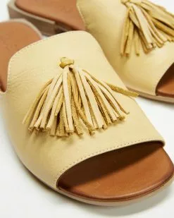 Bueno Adielia Chick -Sandals Sales Shop http3A2F2Fstatic.theiconic.com .au2Fp2Fbueno 5820 8061521 4