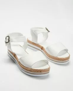Bueno Andy White -Sandals Sales Shop http3A2F2Fstatic.theiconic.com .au2Fp2Fbueno 8605 8925241 3