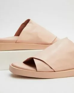 Bueno Jesse Cameo -Sandals Sales Shop http3A2F2Fstatic.theiconic.com .au2Fp2Fbueno 9142 4469431 3