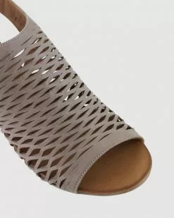 Bueno Ruby Dark Stone -Sandals Sales Shop http3A2F2Fstatic.theiconic.com .au2Fp2Fbueno 9560 514288 4