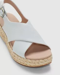 Clarks Kimmei Cross White Leather -Sandals Sales Shop http3A2F2Fstatic.theiconic.com .au2Fp2Fclarks 2580 9566931 4