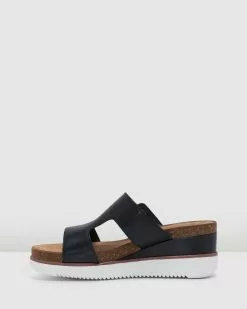 Clarks Lizby Ease Black Leather -Sandals Sales Shop http3A2F2Fstatic.theiconic.com .au2Fp2Fclarks 7152 6627931 3