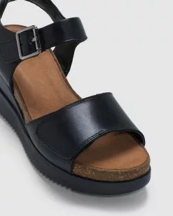 Clarks Lizby Strap Black Leather -Sandals Sales Shop http3A2F2Fstatic.theiconic.com .au2Fp2Fclarks 7959 2666931 4