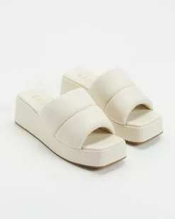 Dazie Brady Sandals White Smooth -Sandals Sales Shop http3A2F2Fstatic.theiconic.com .au2Fp2Fdazie 4346 3624231 4