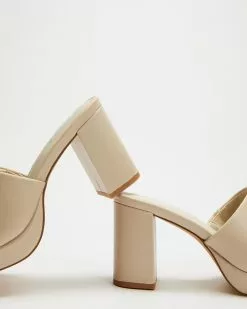 Dazie Tommy Mules White Smooth -Sandals Sales Shop http3A2F2Fstatic.theiconic.com .au2Fp2Fdazie 6310 2167921 3