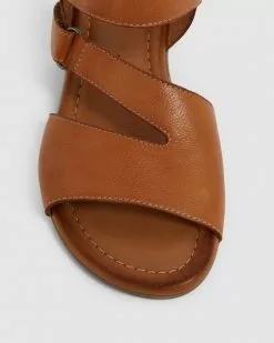 Easy Steps Kenya COGNAC GLOVE -Sandals Sales Shop http3A2F2Fstatic.theiconic.com .au2Fp2Feasy steps 0689 1857041 4