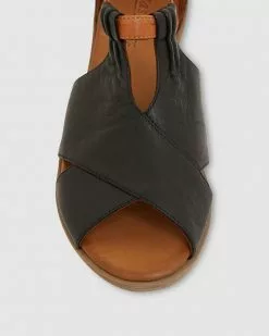 Easy Steps Laguna BLACK/COGNAC GLOVE -Sandals Sales Shop http3A2F2Fstatic.theiconic.com .au2Fp2Feasy steps 1965 5053041 5