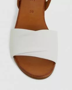 Easy Steps Maisy WHITE GLOVE -Sandals Sales Shop http3A2F2Fstatic.theiconic.com .au2Fp2Feasy steps 2917 2453041 4