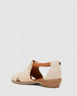 Easy Steps Laguna WHITE/COGNAC GLOVE -Sandals Sales Shop http3A2F2Fstatic.theiconic.com .au2Fp2Feasy steps 5716 7053041 5