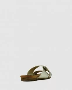 Eos Lar Champagne -Sandals Sales Shop http3A2F2Fstatic.theiconic.com .au2Fp2Feos 2300 1382931 4