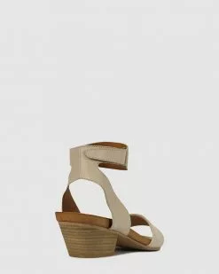 Eos Cubo Blush -Sandals Sales Shop http3A2F2Fstatic.theiconic.com .au2Fp2Feos 2501 9294341 3