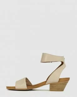Eos Cubo Blush -Sandals Sales Shop http3A2F2Fstatic.theiconic.com .au2Fp2Feos 2503 9294341 4