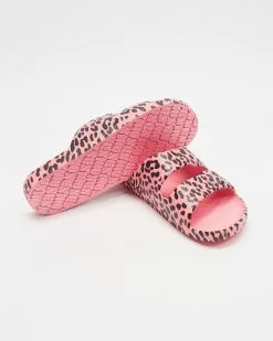 Freedom Moses Slides - Unisex Leo Pink Martini -Sandals Sales Shop http3A2F2Fstatic.theiconic.com .au2Fp2Ffreedom moses 5907 7394411 3