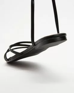 Freelance Shoes Wise Black -Sandals Sales Shop http3A2F2Fstatic.theiconic.com .au2Fp2Ffreelance 4388 5913141 4