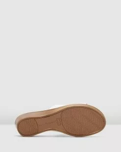 Hush Puppies Coco White -Sandals Sales Shop http3A2F2Fstatic.theiconic.com .au2Fp2Fhush puppies 1548 316696 6