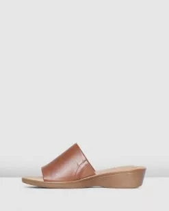 Hush Puppies Coco Tan -Sandals Sales Shop http3A2F2Fstatic.theiconic.com .au2Fp2Fhush puppies 7811 716696 3