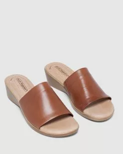 Hush Puppies Coco Tan -Sandals Sales Shop http3A2F2Fstatic.theiconic.com .au2Fp2Fhush puppies 7813 716696 4