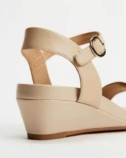Mia Vita Nelly Wedge Sandal Tan -Sandals Sales Shop http3A2F2Fstatic.theiconic.com .au2Fp2Fmia vita 1279 4821041 3