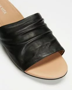 Mia Vita Maple Flat Sandals Black -Sandals Sales Shop http3A2F2Fstatic.theiconic.com .au2Fp2Fmia vita 2061 1389931 2