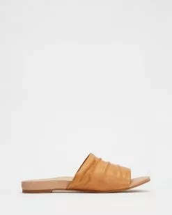 Mia Vita Maple Flat Sandal Tan