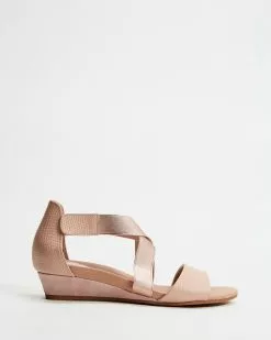 Mia Vita Hydro Wedge Sandal Pale Pink