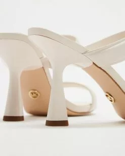 Michael Kors Clara Sandals Light Cream -Sandals Sales Shop http3A2F2Fstatic.theiconic.com .au2Fp2Fmichael kors 5668 4060941 3