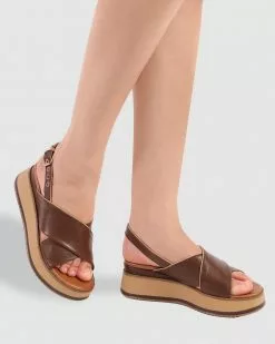S by Sempre Di Blossom Platforms Dark Brown -Sandals Sales Shop http3A2F2Fstatic.theiconic.com .au2Fp2Fs by sempre di 2397 0285341 5