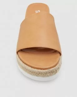 Sandler Waikiki CAMEL SMOOTH -Sandals Sales Shop http3A2F2Fstatic.theiconic.com .au2Fp2Fsandler 1895 1399321 5