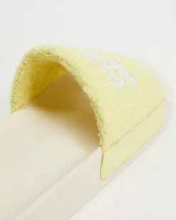 Senso Elly I Lemon -Sandals Sales Shop http3A2F2Fstatic.theiconic.com .au2Fp2Fsenso 4362 4706531 3