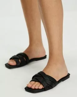 SPURR Pebble Slides Black Smooth