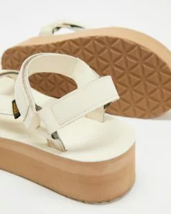 Teva Flatform Universal Up Leather - Women's White Swan -Sandals Sales Shop http3A2F2Fstatic.theiconic.com .au2Fp2Fteva 1049 0994421 3
