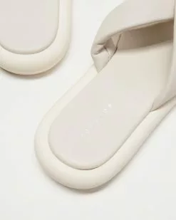 TOPSHOP Pixie Leather Padded Knot Sandals Off White -Sandals Sales Shop http3A2F2Fstatic.theiconic.com .au2Fp2Ftopshop 5531 0424631 4