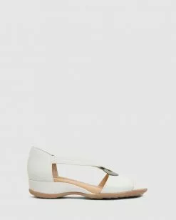 Wide Steps Caroline WHITE GLOVE