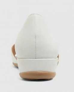 Wide Steps Caroline WHITE GLOVE -Sandals Sales Shop http3A2F2Fstatic.theiconic.com .au2Fp2Fwide steps 5768 6878441 6