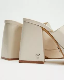 Windsor Smith Closer Buttermilk Leather -Sandals Sales Shop http3A2F2Fstatic.theiconic.com .au2Fp2Fwindsor smith 3298 9317731 3