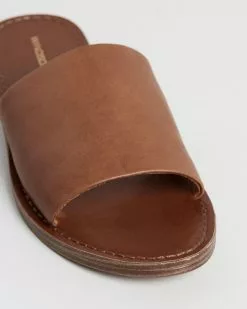 Windsor Smith Kiki Tan -Sandals Sales Shop http3A2F2Fstatic.theiconic.com .au2Fp2Fwindsor smith 3750 304696 5