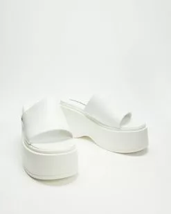 Windsor Smith Abandon White Leather -Sandals Sales Shop http3A2F2Fstatic.theiconic.com .au2Fp2Fwindsor smith 5456 4317731 3